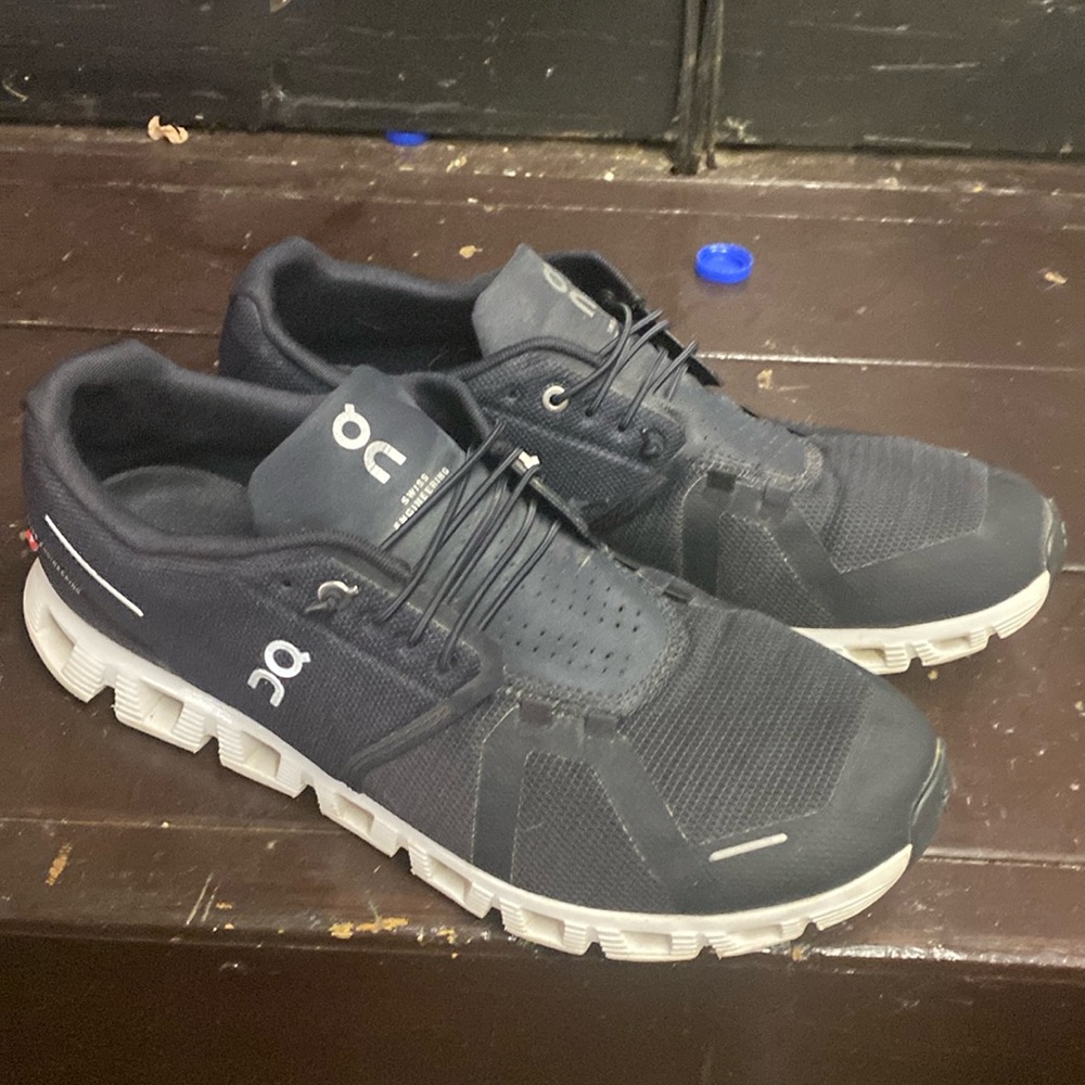 On cloud 5 Men’s size 12.5